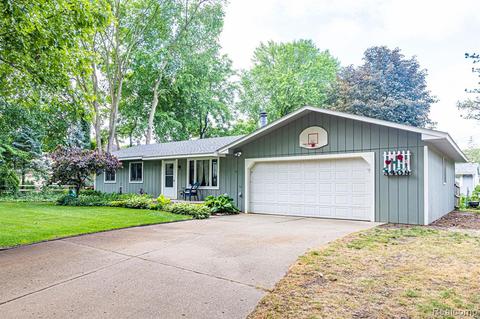 5409 Spokane St, Commerce Twp, MI 48382