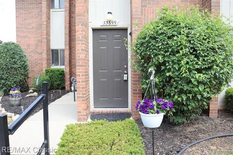 33699 Pondview Cir #73, Livonia, MI 48152