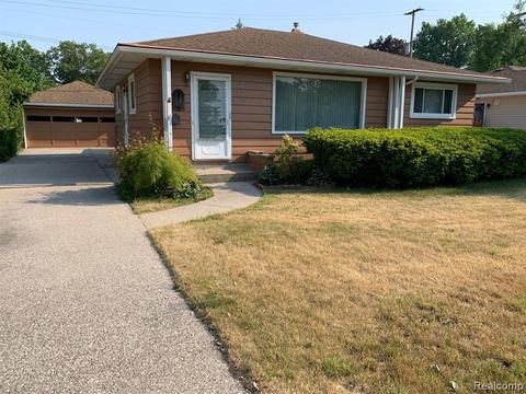 722 Hollis St, Port Huron, MI 48060