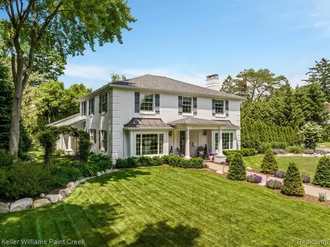 3330 Bradway Blvd, Bloomfield Hills, MI 48301