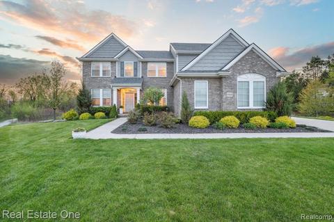 59810 Mallory Ln, South Lyon, MI 48178