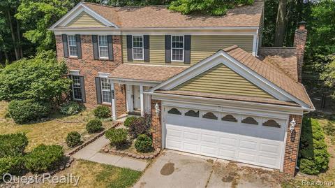 7365 Sorrell St, Westland, MI 48185