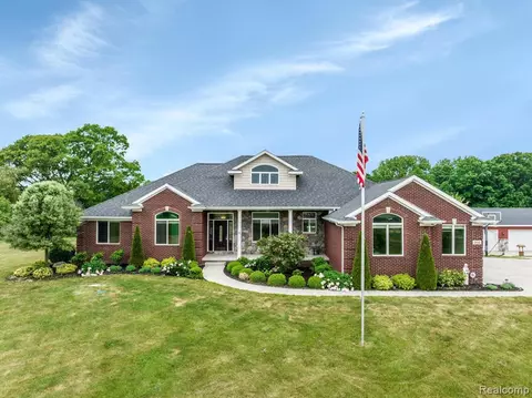 300 Highland Dr, Imlay City, MI 48444
