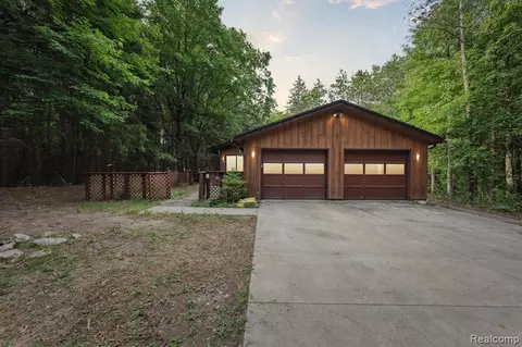 1877 Pierce Rd, Chelsea, MI 48118