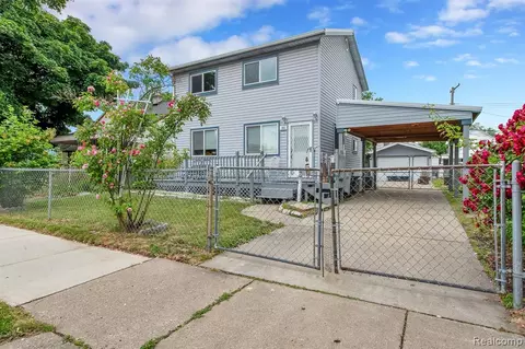 102 W Sonoma Ave, Hazel Park, MI 48030