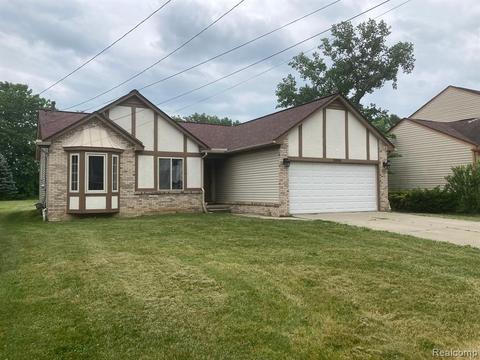 32500 Robeson St, Saint Clair Shores, MI 48082