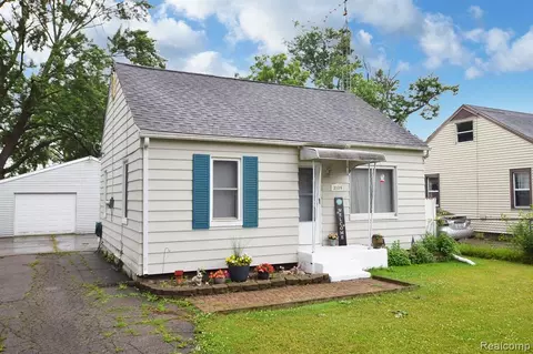 2126 Morris Ave, Burton, MI 48529