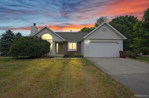 6796 Fowlerville Rd, Fowlerville, MI 48836