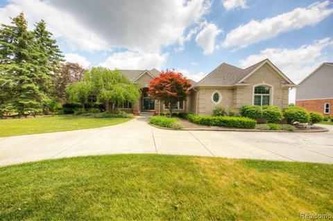 7368 Stonebrook Dr, Canton, MI 48187