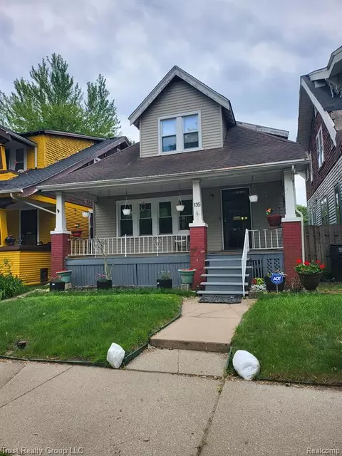 135 North St, Highland Park, MI 48203