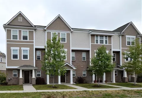 2500 Normandy Rd #12, Royal Oak, MI 48073