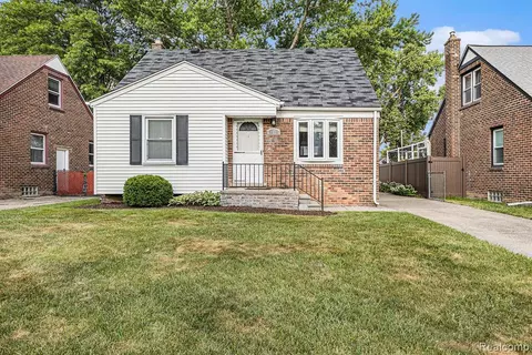 2922 N Alexander Ave, Royal Oak, MI 48073