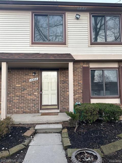 16998 Kingsbrooke Dr, Clinton Township, MI 48038