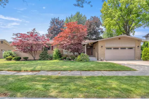 10078 Kolb Ave, Allen Park, MI 48101