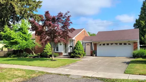 26020 Elsinore, Redford, MI 48239