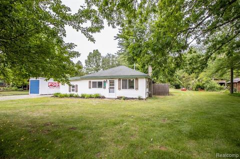 13270 Nichols Rd, Burt, MI 48417