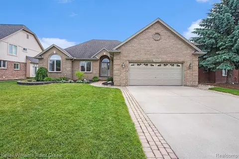 36626 Catalpa Ln, New Baltimore, MI 48047