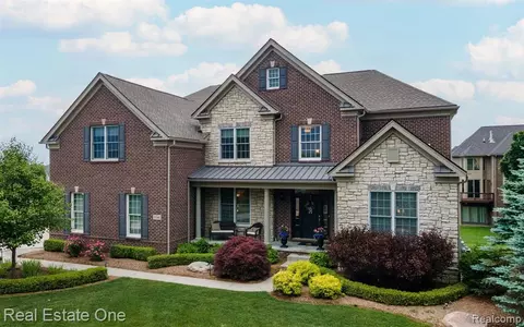 3769 Red Maple, Oakland, MI 48363