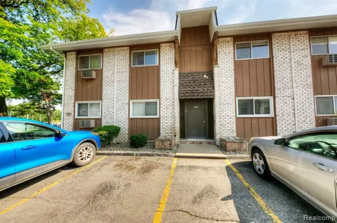 7475 Woodview St #4, Westland, MI 48185