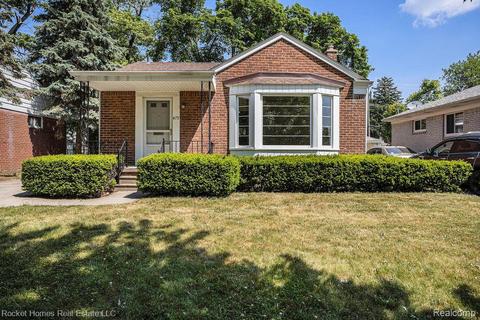 475 Grove Ave, Clawson, MI 48017