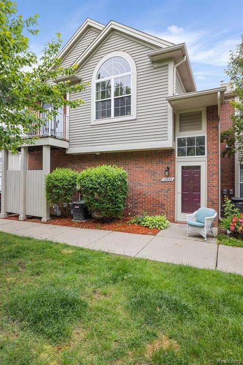 15332 Yale Dr, Clinton Township, MI 48038