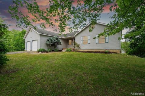 4900 N Burkhart Rd, Howell, MI 48855