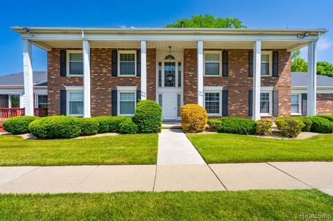 4639 Leisure Ln #37, Trenton, MI 48183