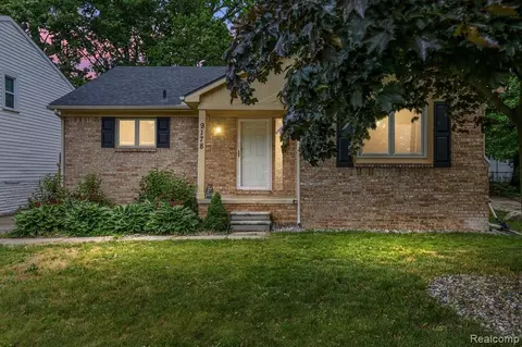 9178 Deering St, Livonia, MI 48150