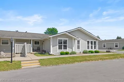 39832 Village Wood Cir, Novi, MI 48375