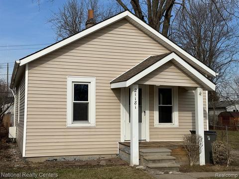21181 Abrahm St W, Clinton Township, MI 48035
