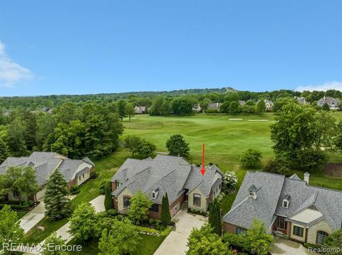 4691 Oakhurst Ridge Rd, Clarkston, MI 48348