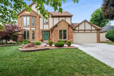 41733 Standish Dr, Clinton Township, MI 48038