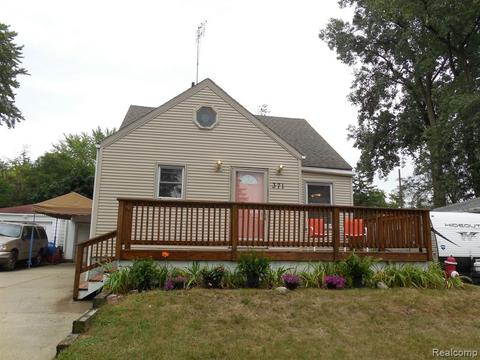 371 Dover Rd, Waterford, MI 48328