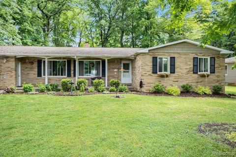 8265 Faulkner Dr, Davison, MI 48423