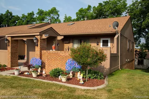 25435 Concord Lane Bldg Unit Apt 6 UNIT 6, South Lyon, MI 48178