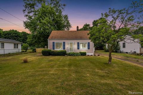 134 W Willow St, Perry, MI 48872