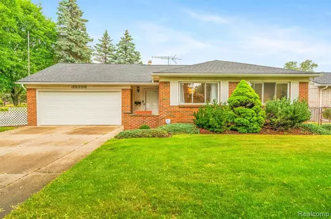 39398 Allen St, Livonia, MI 48154