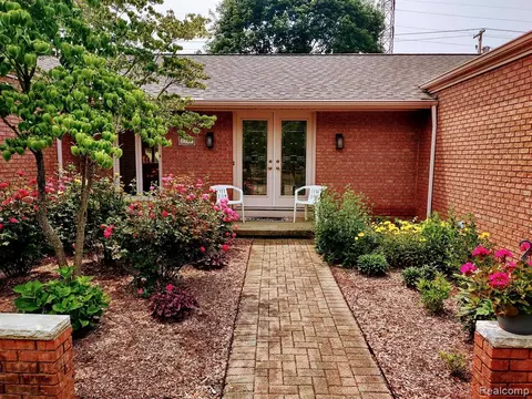 2117 Tamarack Dr, Okemos, MI 48864