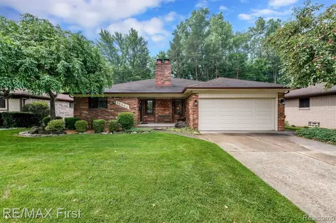 16484 Vernetta, Fraser, MI 48026