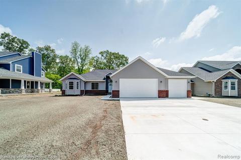 67660 Ashley Ave, Richmond, MI 48062