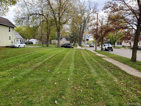 1602 E Ganson St, Jackson, MI 49202