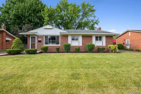 29856 Barkley St N, Livonia, MI 48154