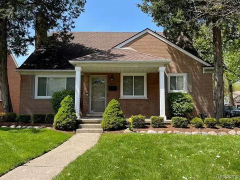 26039 Allor Ave, Huntington Woods, MI 48070