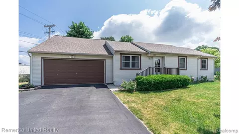 690 Gamma Rd, Walled Lake, MI 48390