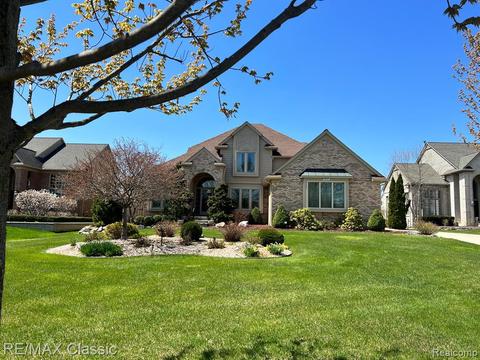 47813 Stratford Ct, Canton, MI 48187