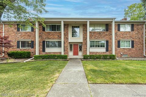 42472 Woodward Ave, Bloomfield Hills, MI 48304