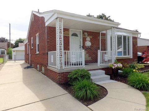 8977 Carter Ave, Allen Park, MI 48101