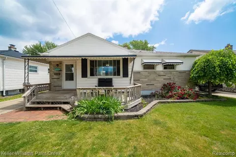 29780 Rosemont St, Roseville, MI 48066
