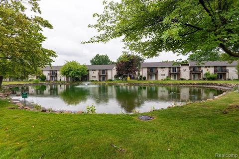 7490 Woodview St #3, Westland, MI 48185