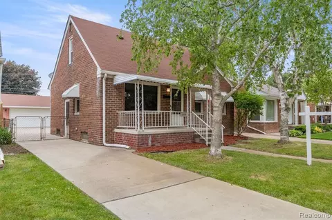 1858 Michigan Blvd, Lincoln Park, MI 48146